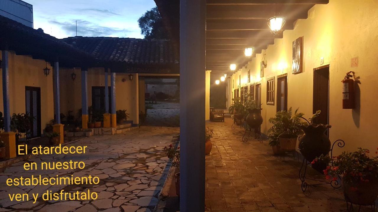 Hotel Lirice Colonial Comitan de Dominguez Kültér fotó
