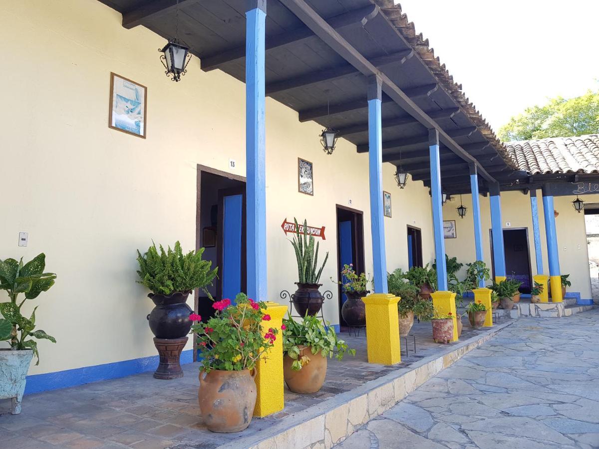 Hotel Lirice Colonial Comitan de Dominguez Kültér fotó